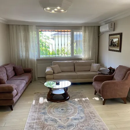 Διαμέρισμα Garden House *