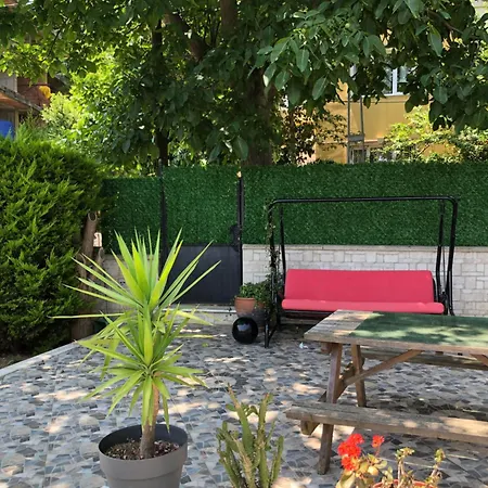 Garden House Apartment