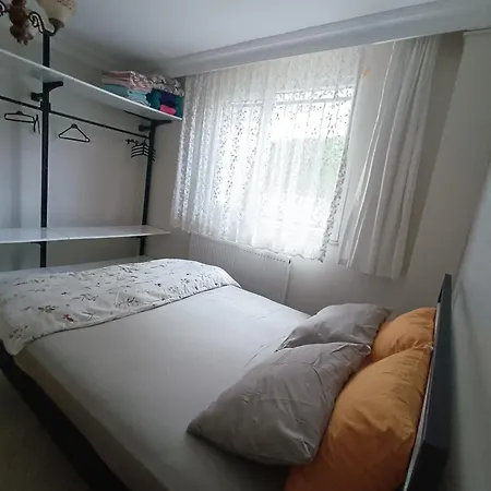 Garden House Apartment *