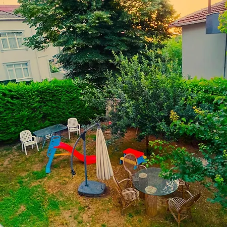 Garden House Apartment *